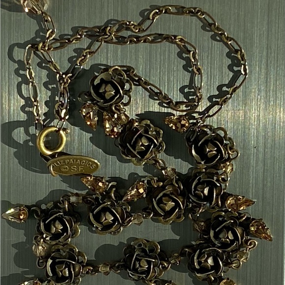 Liz Palacios Signed Pear-Shaped CrystalFlower Choker Necklace - Picture 11 of 14